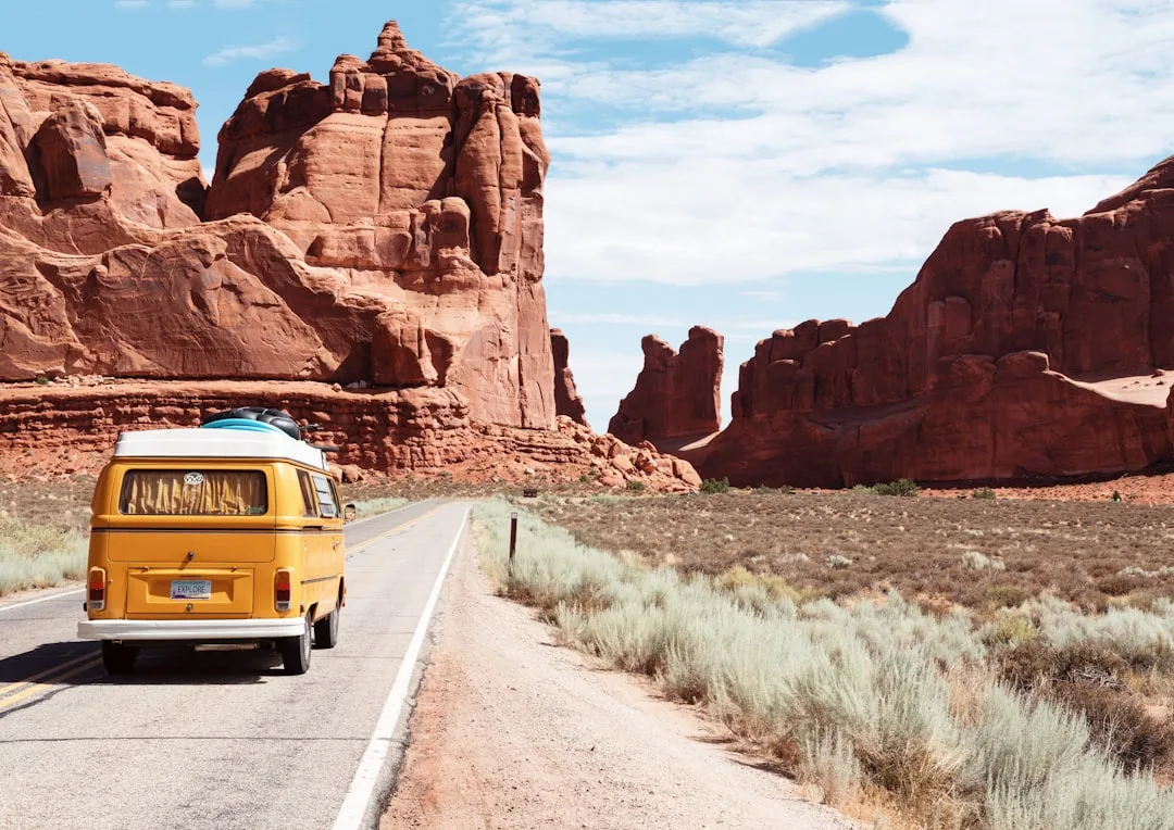 10 Essential Tips for Your Road Trip - 东升国际